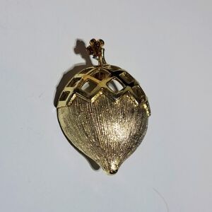 Vintage Retro Gold Acorn Brooch Pin Texture Smooth Metallic Metal Fall Statement